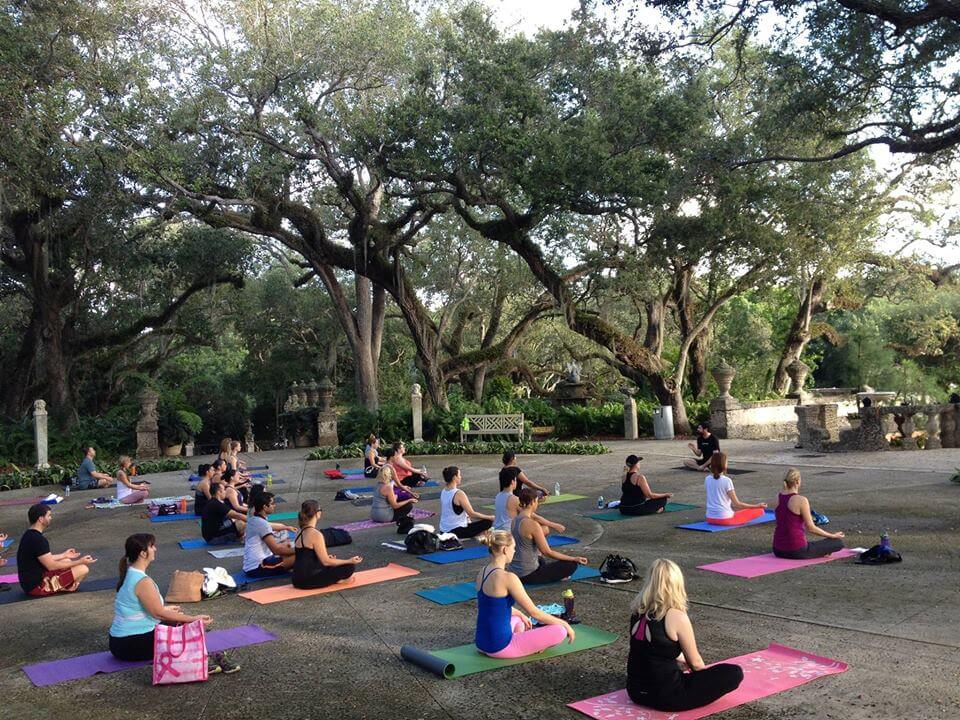 outdoor yoga class