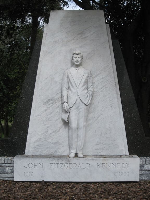 Estatua de Kennedy en Tampa