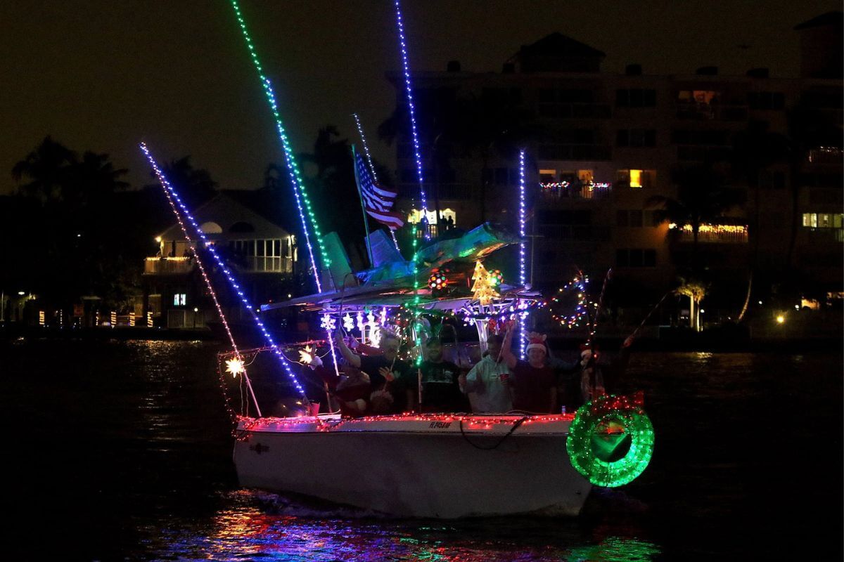 11 Top Florida Holiday Boat Parades of 2023 • Authentic Florida