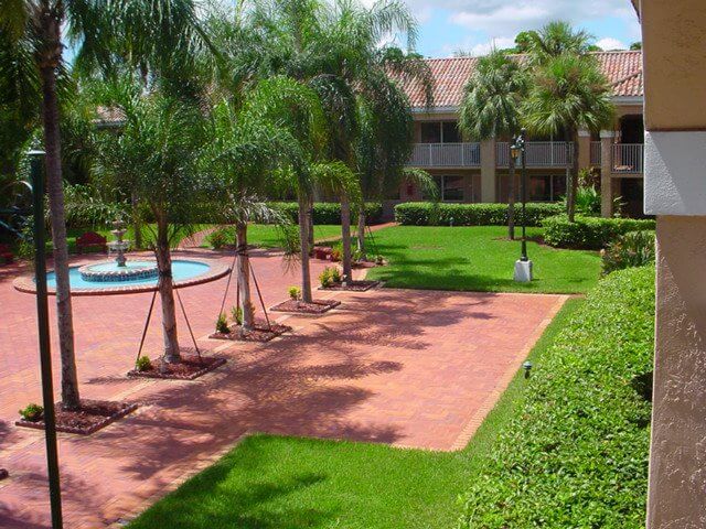 Grand Palms Resort