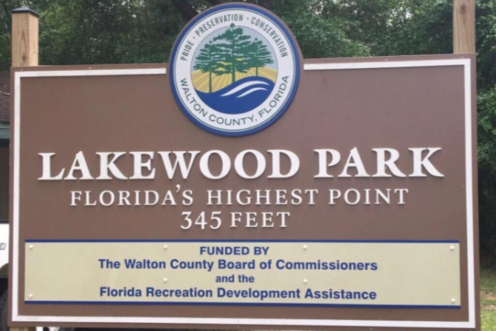 Lakewood Park in DeFuniak Springs sign